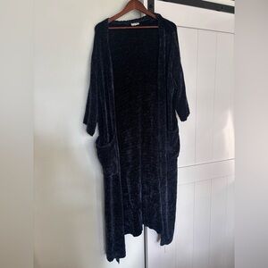 Jella C. Cozy Black Women's Cardigan (Small Flaw See Photos)